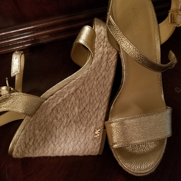 Michael Khors Wedges - Picture 3 of 3